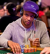 Phil Ivey chipleader main event fin day 2